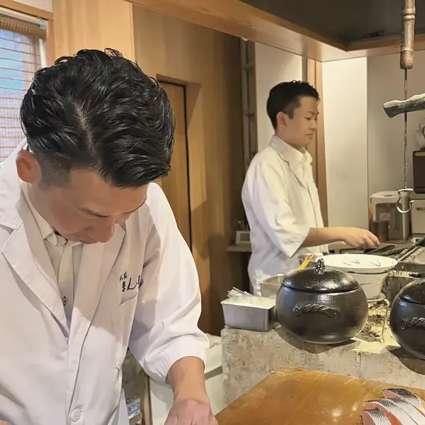 魚をさばく祇園 まんまの店主