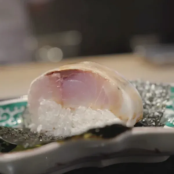 祇園 まんまの白身の棒寿司